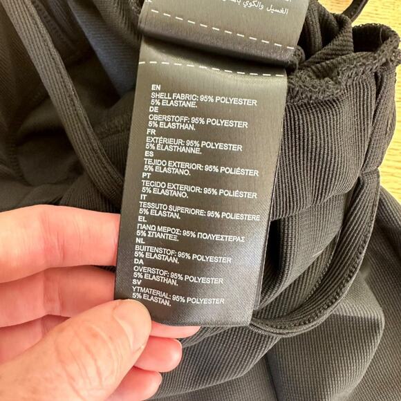 Karl Kani Signature Hip String Trousers in Black - Picture 4 of 7